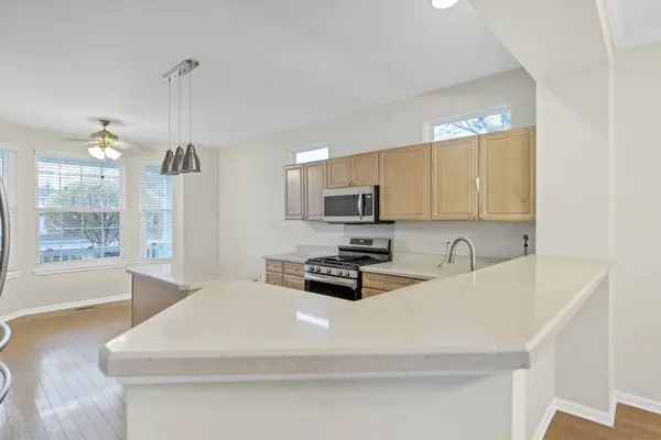 12036 Sweetwater LN, Huntley, IL 60142