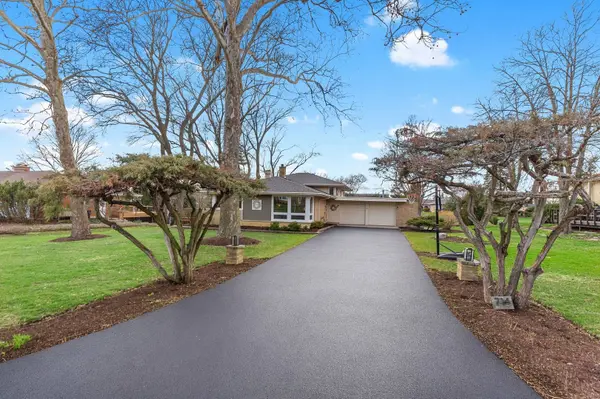 1S714 Westview AVE, Lombard, IL 60148