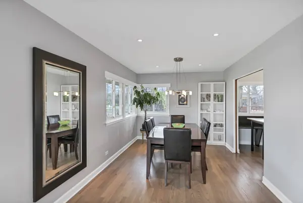 1S714 Westview AVE, Lombard, IL 60148