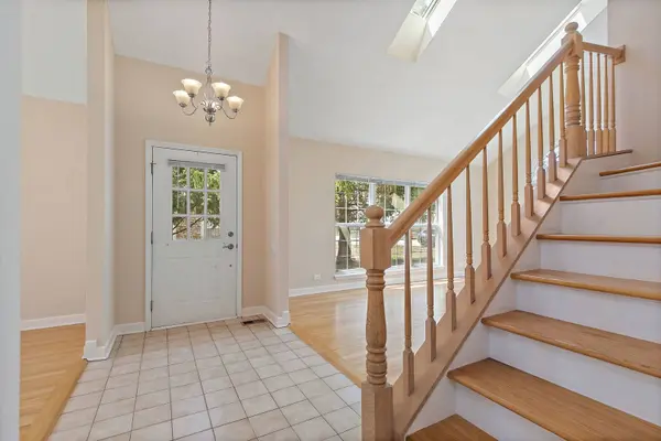 1415 Diamond DR, Hoffman Estates, IL 60192