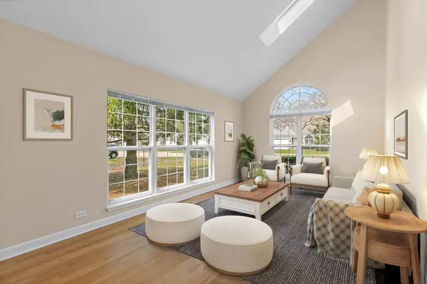 1415 Diamond DR, Hoffman Estates, IL 60192