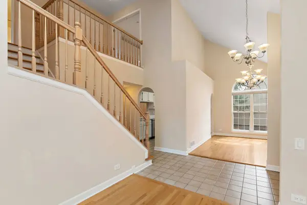 1415 Diamond DR, Hoffman Estates, IL 60192