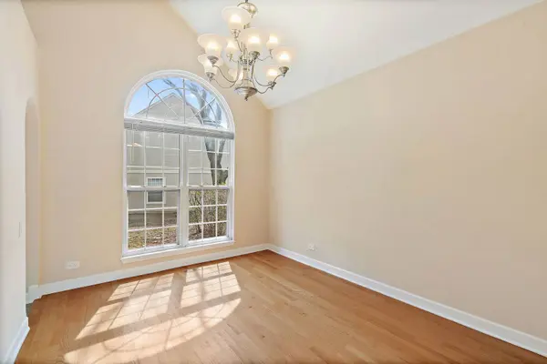 1415 Diamond DR, Hoffman Estates, IL 60192