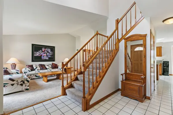 160 Brentwood TRL, Elgin, IL 60120