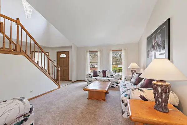 160 Brentwood TRL, Elgin, IL 60120