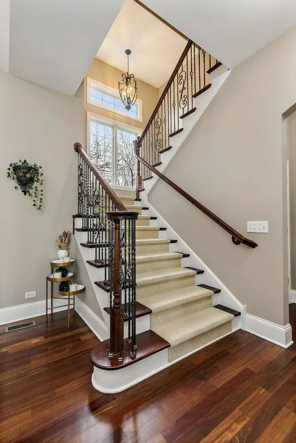 1211 Coyote TRL, Hampshire, IL 60140