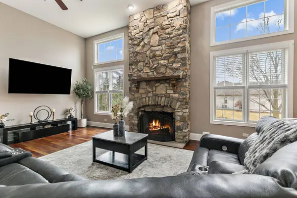 1211 Coyote TRL, Hampshire, IL 60140