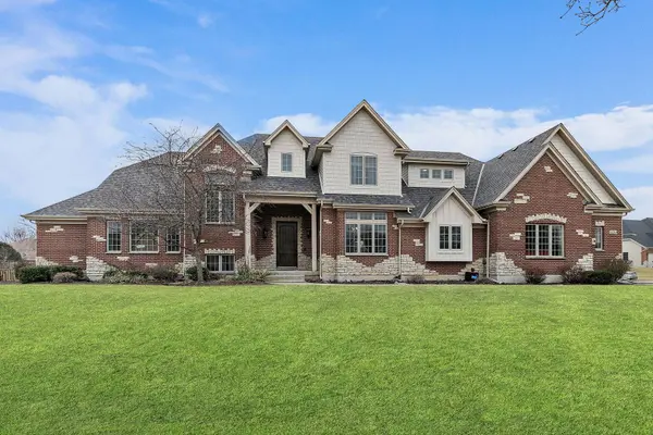 1211 Coyote TRL, Hampshire, IL 60140