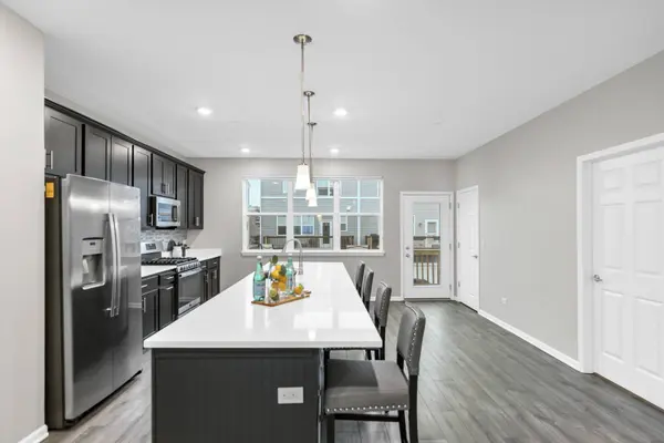 3306 Trillium CIR #3001, Rolling Meadows, IL 60008