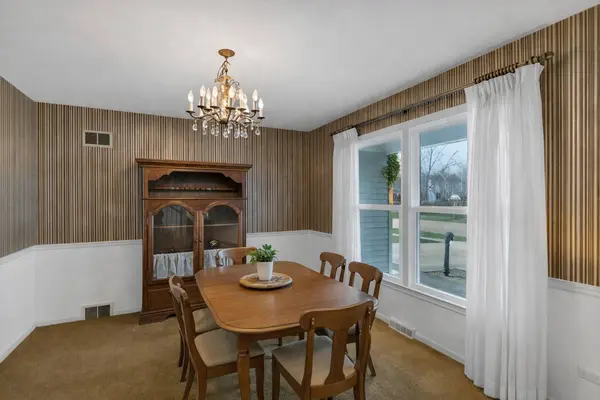 815 Knightsbridge LN, Schaumburg, IL 60195