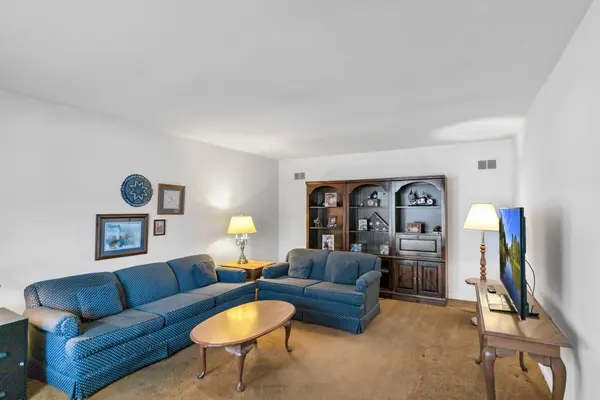 815 Knightsbridge LN, Schaumburg, IL 60195