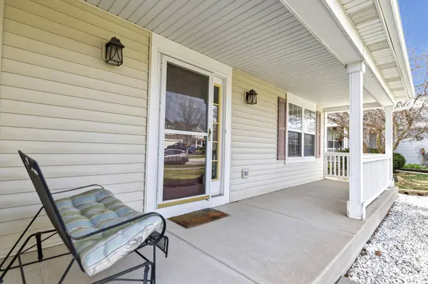 176 Woodland Park CIR, Gilberts, IL 60136