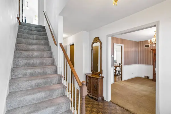 815 Knightsbridge LN, Schaumburg, IL 60195