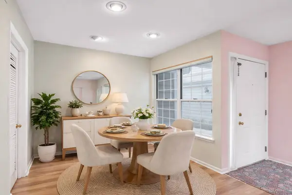 241 Woodstone CIR, Buffalo Grove, IL 60089