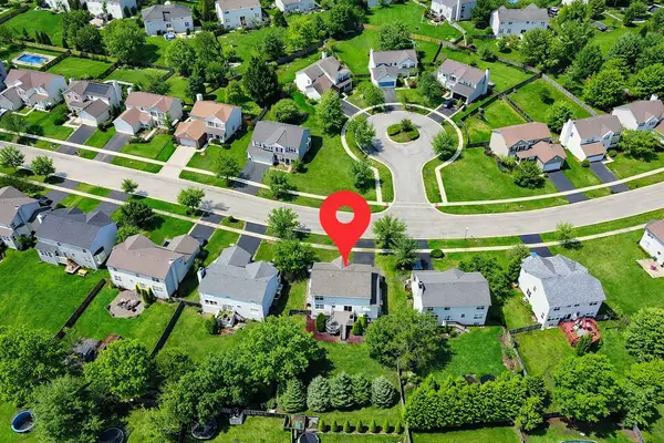 176 Woodland Park CIR, Gilberts, IL 60136