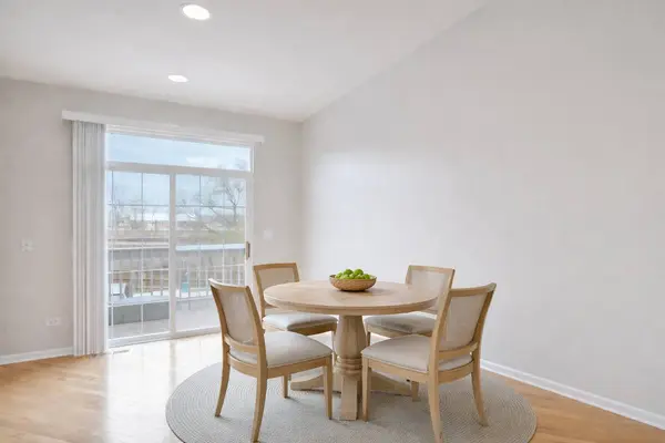 320 W Wood ST, Palatine, IL 60067