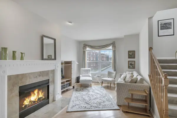 320 W Wood ST, Palatine, IL 60067