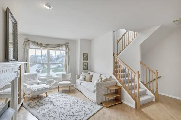 320 W Wood ST, Palatine, IL 60067