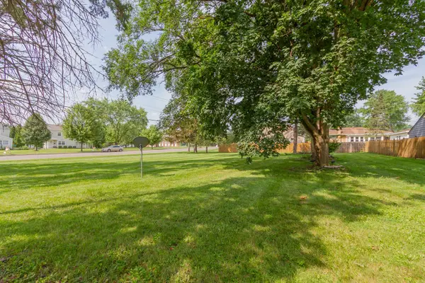 110 N Chase AVE, Bartlett, IL 60103