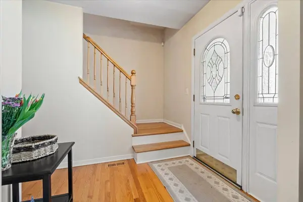 2025 Ivy CT, Schaumburg, IL 60194