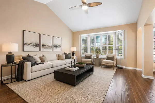 2744 MOUTRAY LN, North Aurora, IL 60542