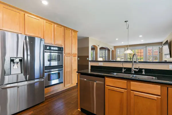 2744 MOUTRAY LN, North Aurora, IL 60542