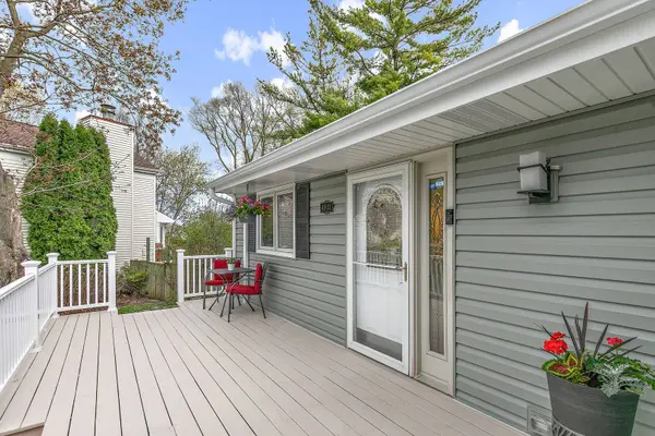 4931 CARRIAGE DR, Gurnee, IL 60031