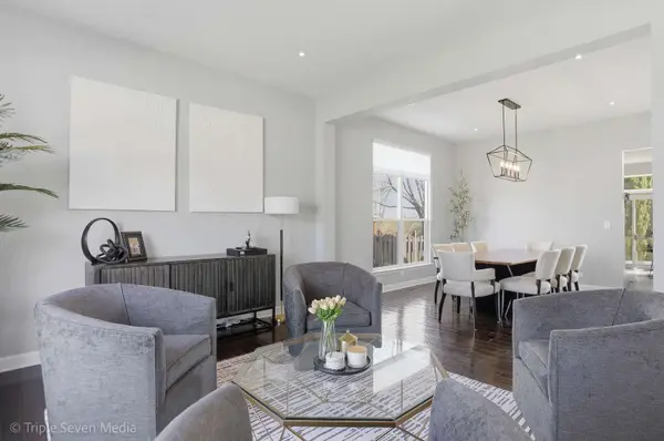 1260 White Chapel LN, Algonquin, IL 60102