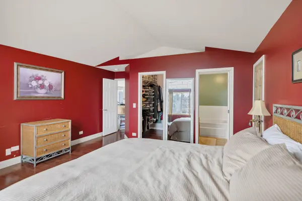 3355 Blue Ridge DR, Carpentersville, IL 60110