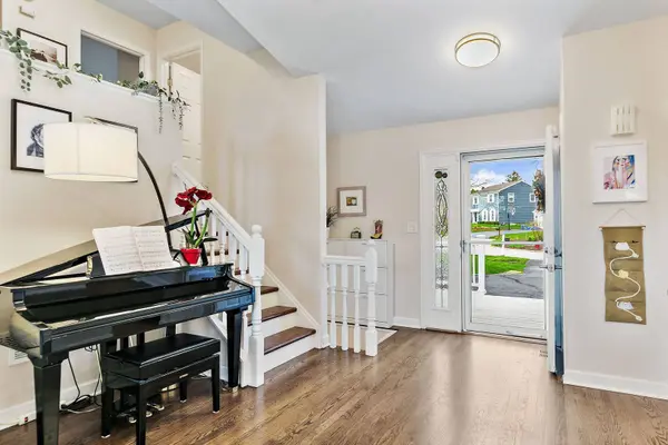 4931 CARRIAGE DR, Gurnee, IL 60031