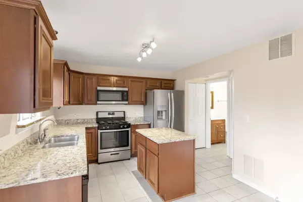 5903 Delaware AVE, Gurnee, IL 60031