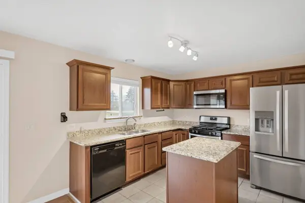 5903 Delaware AVE, Gurnee, IL 60031