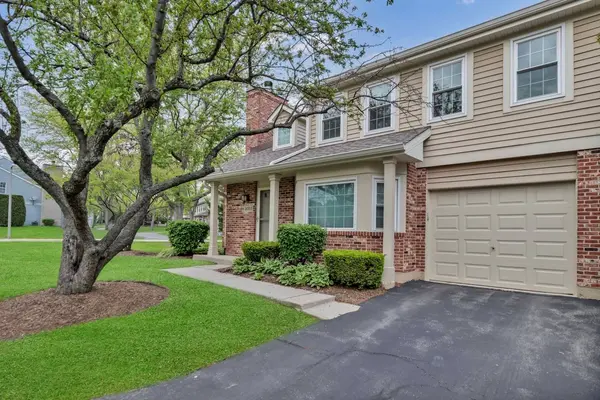 3053 Anton DR, Aurora, IL 60504