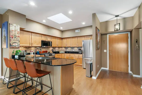 104 N Plum Grove RD #504, Palatine, IL 60067