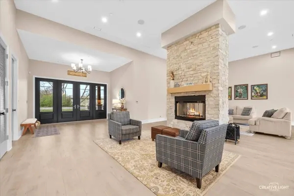2104 Shermer RD, Northbrook, IL 60062