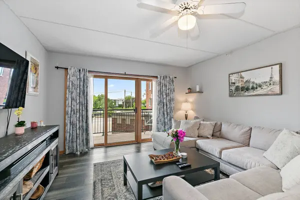 455 W Front ST #201, Wheaton, IL 60187