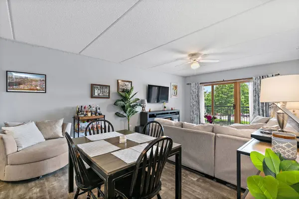 455 W Front ST #201, Wheaton, IL 60187