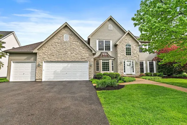 40W017 Carl Sandburg RD, St. Charles, IL 60175