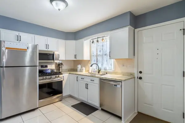 217 Fishing LN #19, Wood Dale, IL 60191