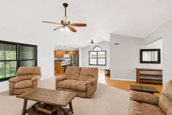 246 Red Hawk RD, Hampshire, IL 60140