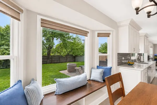 323 Farmhill CIR, Wauconda, IL 60084