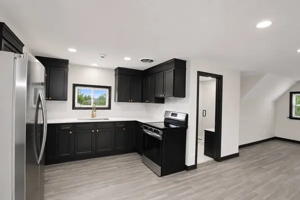 129 W Stimmel ST #2, West Chicago, IL 60185