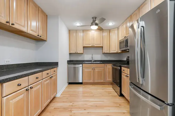 5400 Astor LN #411, Rolling Meadows, IL 60008