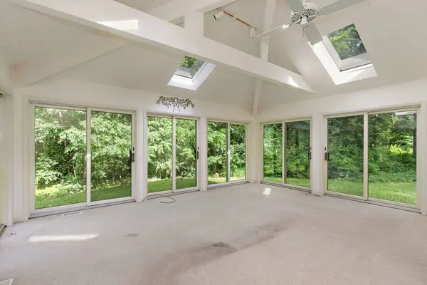 7N161 Hickory LN, St. Charles, IL 60174