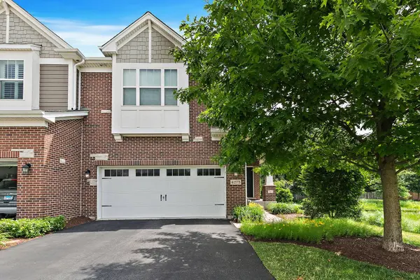 4275 Fiona LN, Lisle, IL 60532