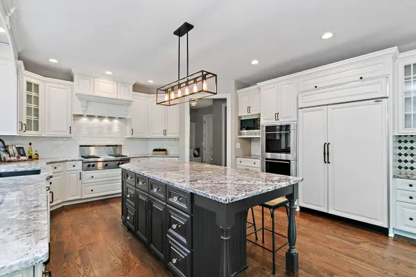3S412 Saddle Ridge CT, Warrenville, IL 60555