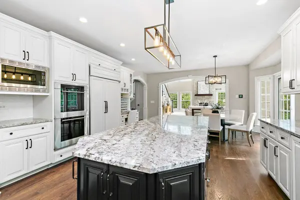 3S412 Saddle Ridge CT, Warrenville, IL 60555