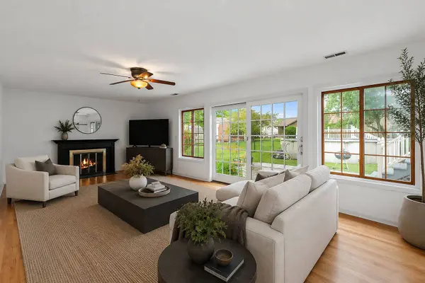 772 Balboa TER E, Bartlett, IL 60103