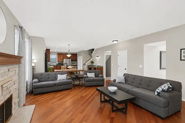 1311 Bison LN, Hoffman Estates, IL 60192