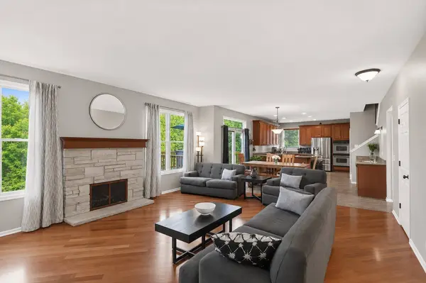 1311 Bison LN, Hoffman Estates, IL 60192